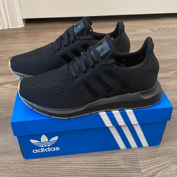 adidas Other - Mens Swift Run Size 8